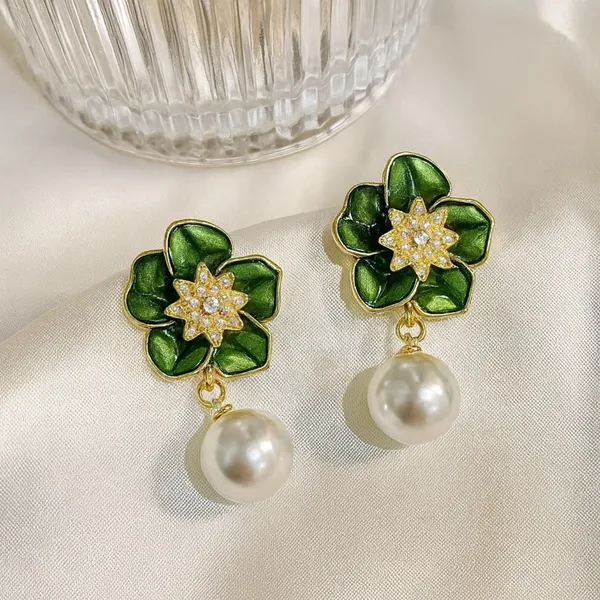 Green_Aura_Earrings