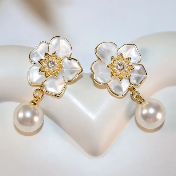White_Aura_Earrings_
