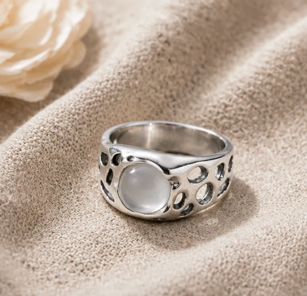 Soft_Opal_Ring