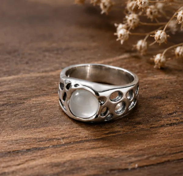 Soft_Opal_Ring