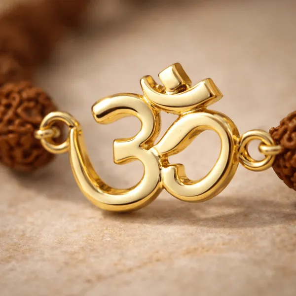Brown_Rudraksha_Bead_Bracelet_With_Om_Charm
