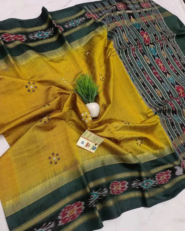 Light_Yellow_Ikat_Print_Silk_Handloom_Saree_With_Green_Border