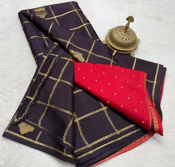 Baltic_Sea_Soft_Silk_Saree_Borderless_Checks_Pattern_with_Peacock_Buttas