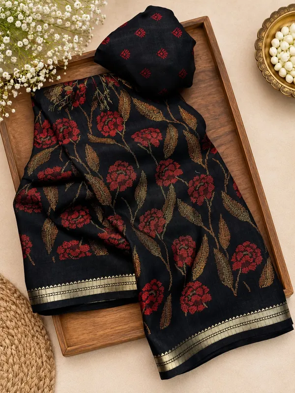 Elegant_Marshmallow_Bloom_Silk_Saree_with_Designer_Appeal_