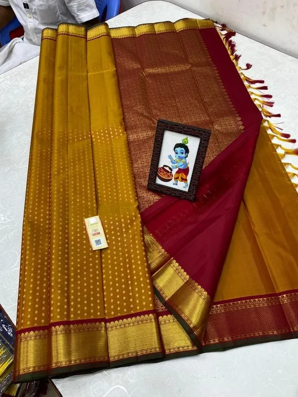 Feminine_and_distinctive_Handloom_Kanchipuram’s_Butta_Brilliance