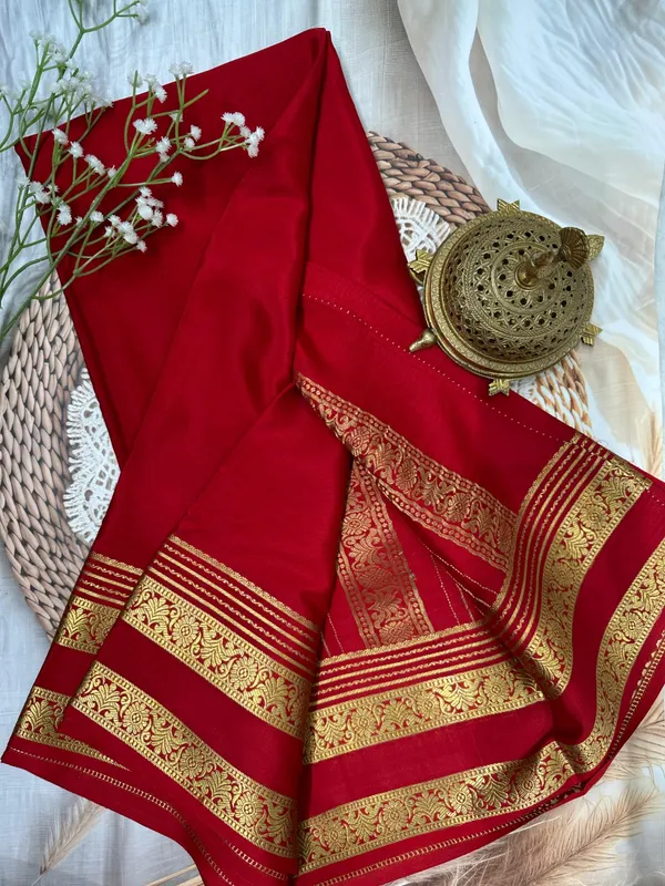 Traditional_Red_Mysore_Crepe_Soft_Silk_Zari_Border_Saree