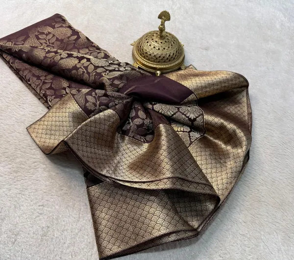 Gold_Woven_Mysore_Brocade_Silk_Saree_With_Blouse