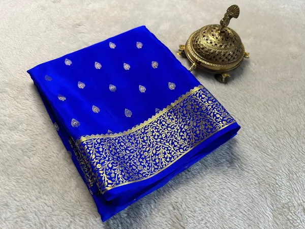 Tradition_Style_Pure_Brocade_Mysore_Silk_Saree_with_borders_&_rich_pallu