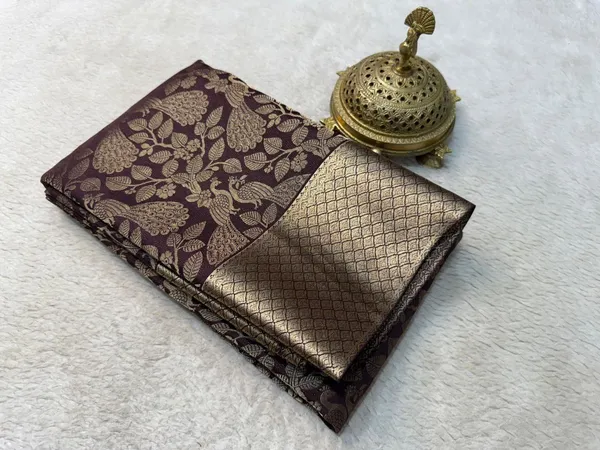 Gold_Woven_Mysore_Brocade_Silk_Saree_With_Blouse