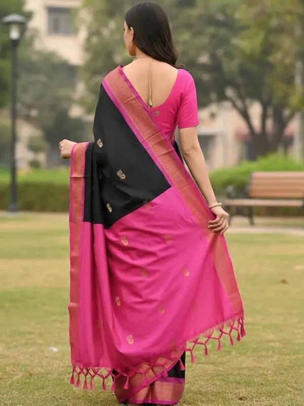 Vestigial_Black_Rich_Pallu_Silk_Saree_with_Golden_Zari_Work