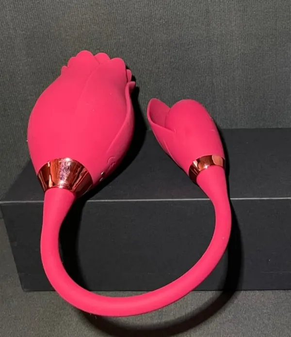 Dual_Rose_Personal_Massager_–_2-In-1_Tongue_Sucking_&_Vibrating_Rose_Toy_With_Flexible_Stem_For_Women