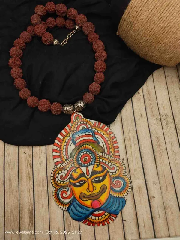 Tholu_Bommalata_Kathakali_Face_Leather_Pendant_Necklace