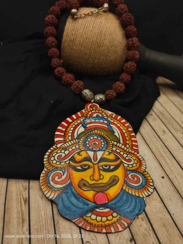 Tholu_Bommalata_Kathakali_Face_Leather_Pendant_Necklace