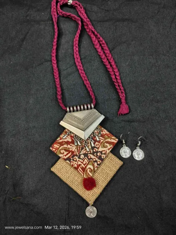 Kalamkari_Fabric_&_Jute_Statement_Necklace_For_Women