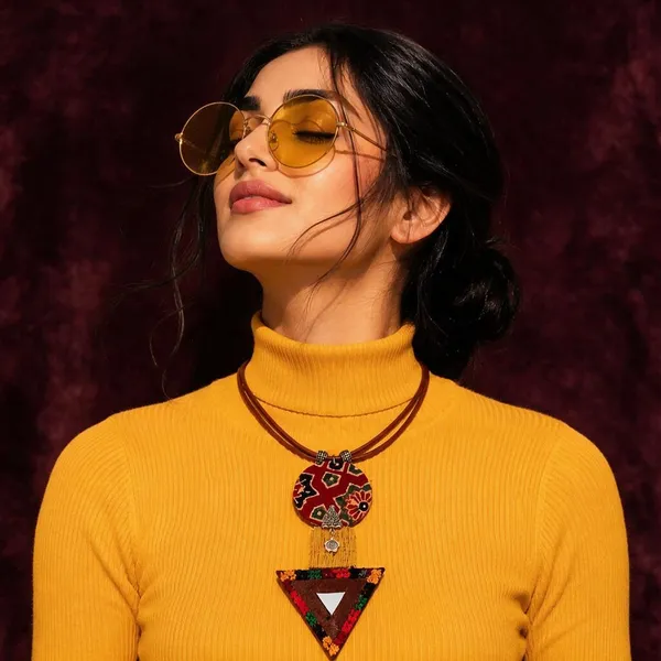 Fabric_&_Leather_Fusion_Statement_Necklace_For_Women