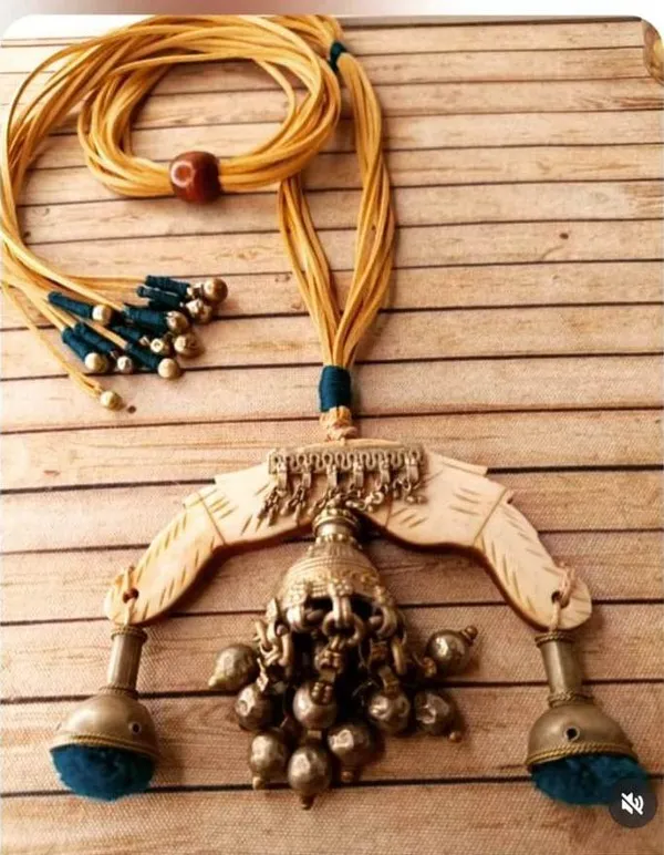 Wooden_Tribal_Topli_Statement_Necklace