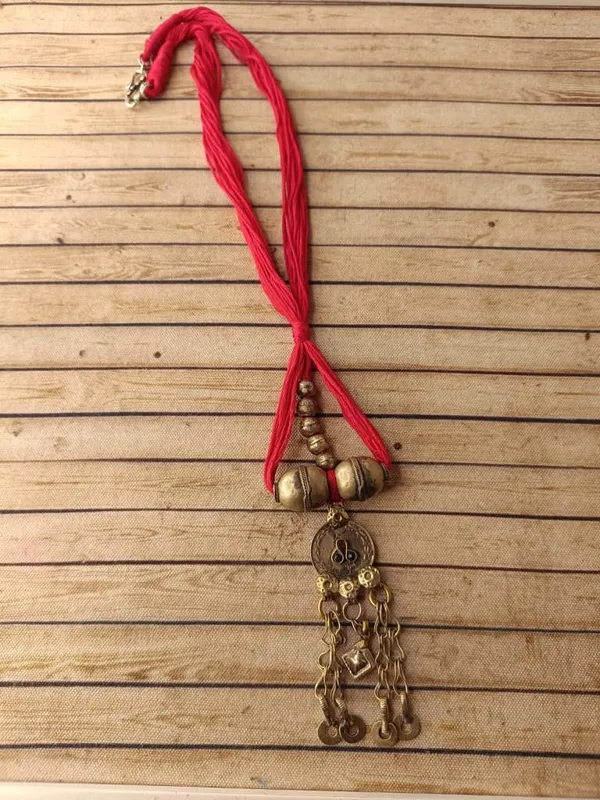 Afghani_Statement_Necklace_In_Red_Threads_For_Women