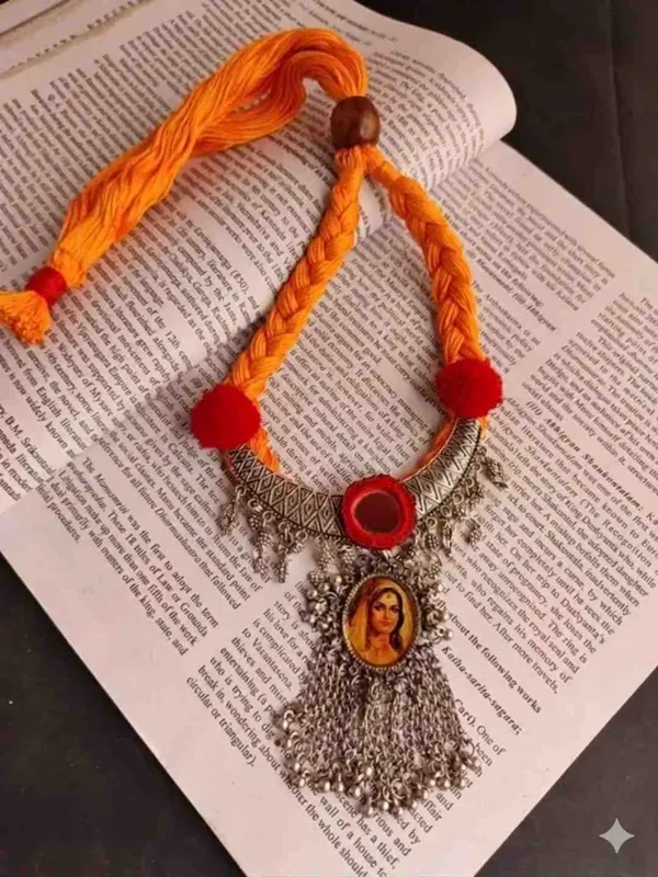 Rajwadi_Necklace_With_Metal_Pendant_For_Women