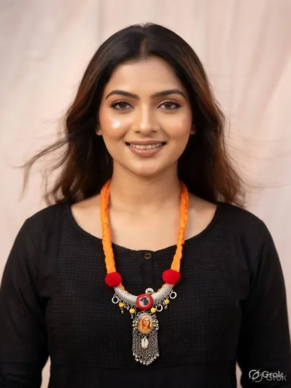 Rajwadi_Necklace_With_Metal_Pendant_For_Women
