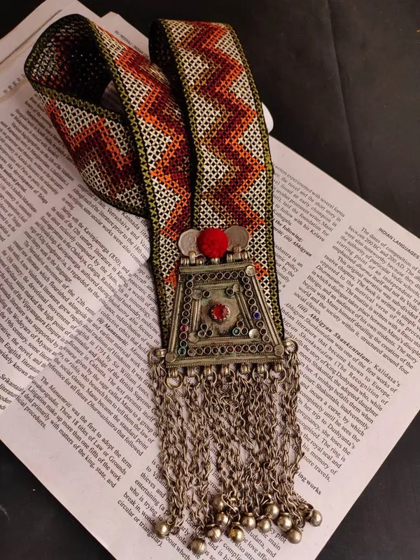 Afghani_Necklace_With_Embroidered_Fabric