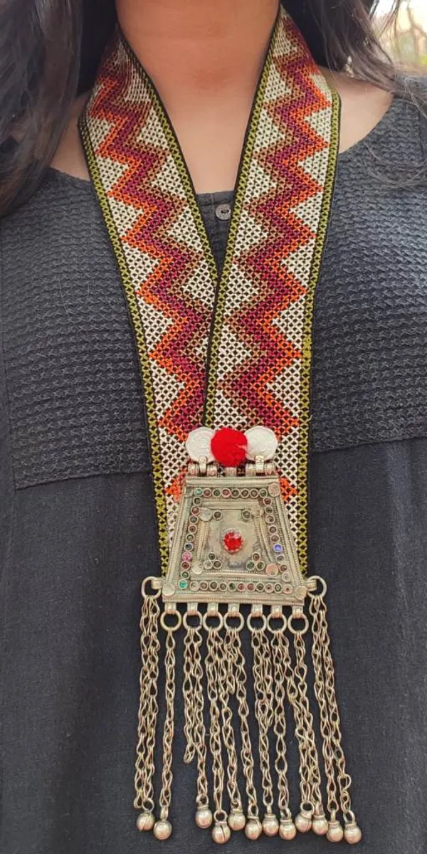 Afghani_Necklace_With_Embroidered_Fabric