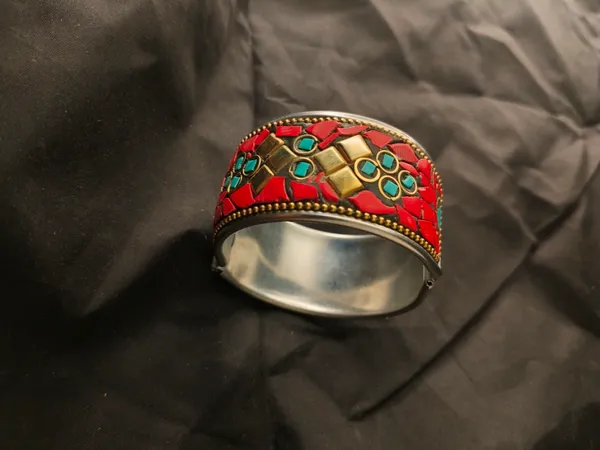 Red_Tibetan_Metal_Bangle_For_Women