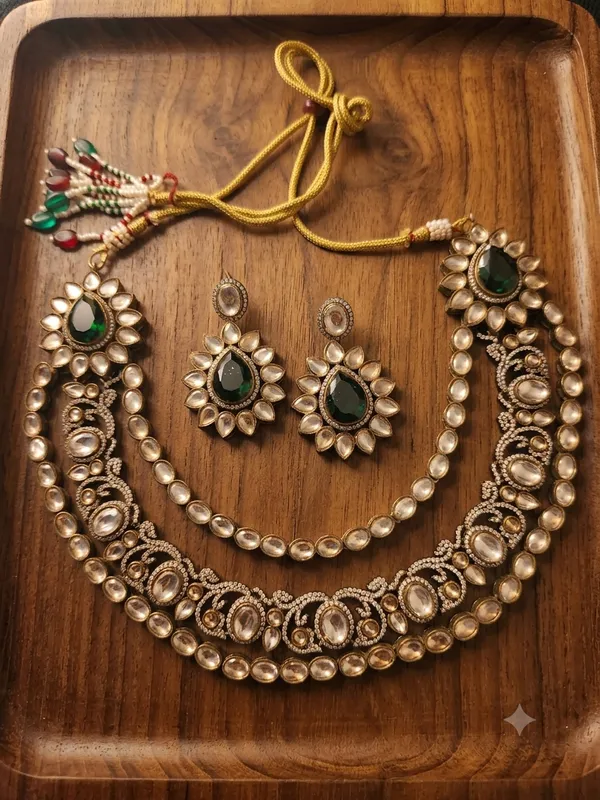 Emerald_Green_Kundan_Layered_Necklace_Set