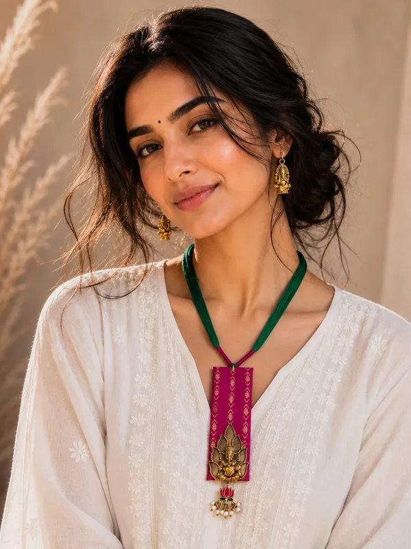 Pink_Brocade_Fabric_Necklace_With_Ganesha_Pendant