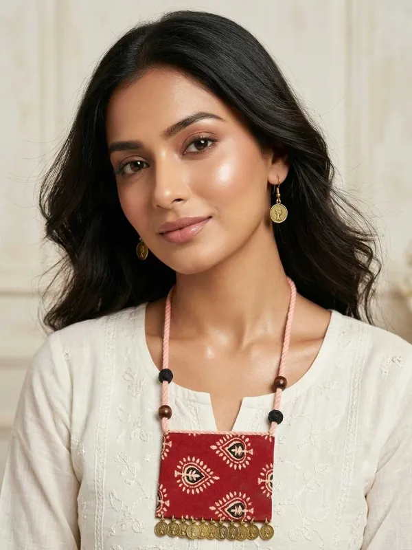 Red_Block_Print_Fabric_Necklace_For_Women