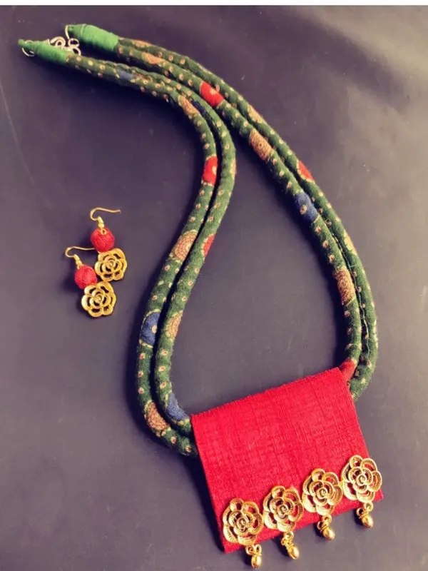 Green_&_Red_Long_Fabric_Necklace