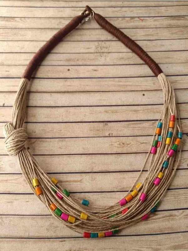 Jute_Necklace_With_Wooden_Beads
