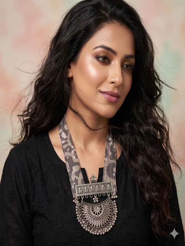 Grey_Block_Printed_Patti_Long_Necklace_With_Oxidised_Pendant