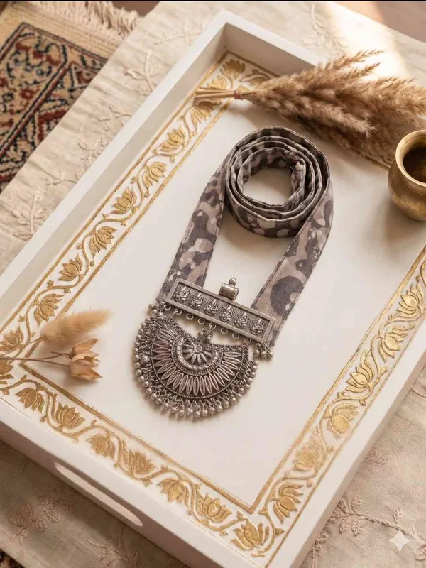 Grey_Block_Printed_Patti_Long_Necklace_With_Oxidised_Pendant