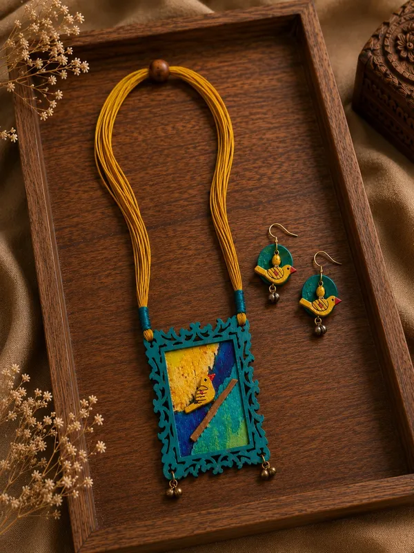 Wood_&_Fabric_Artistic_Necklace_And_Earrings_Set_For_Women