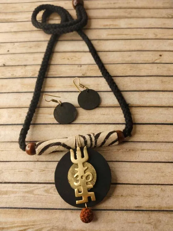 Black_Fabric_Necklace_With_Brass_Trishul