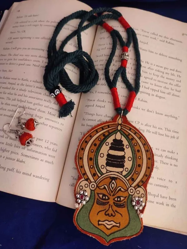 Kathakali_Face_Fabric_Pendant_Necklace_For_Women