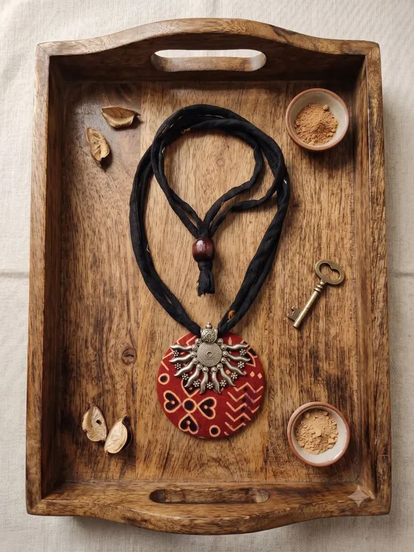 Red_Fabric_Necklace_For_Women