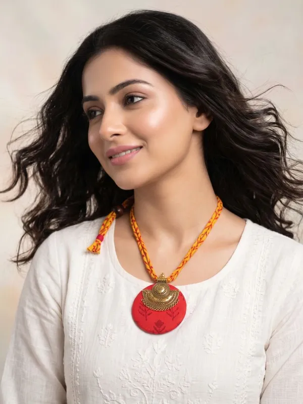 Red_Fabric_Necklace_For_Women