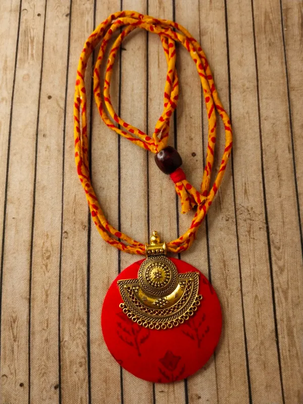 Red_Fabric_Necklace_For_Women