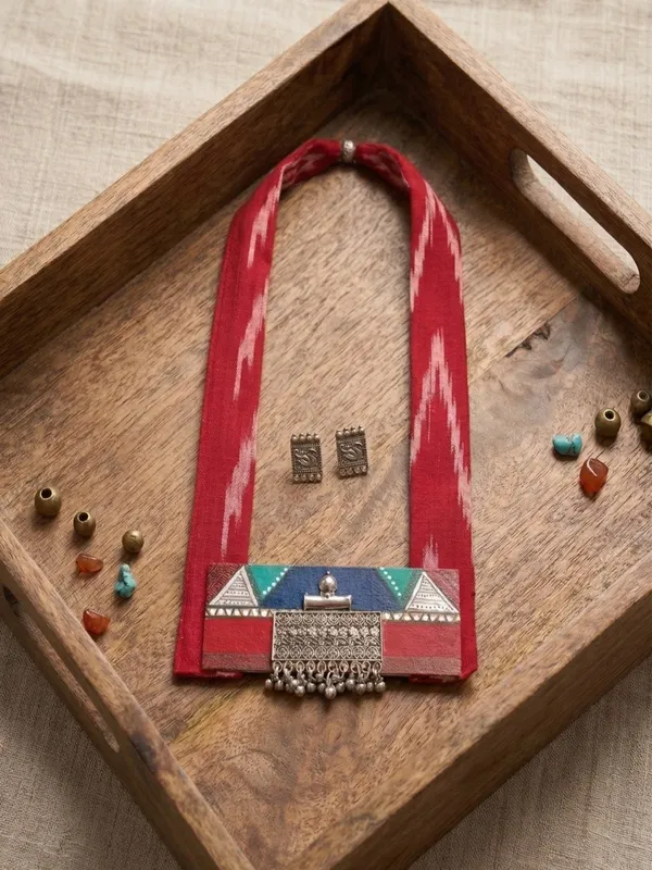 Red_Ikat_Fabric_Patti_Necklace_Set_For_Women