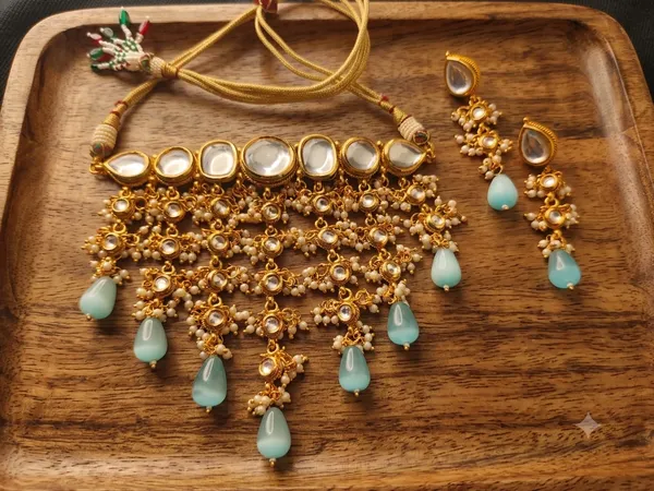 Gold-Plated_Aquamarine_Gemstone_Kundan_Layered_Choker_Set