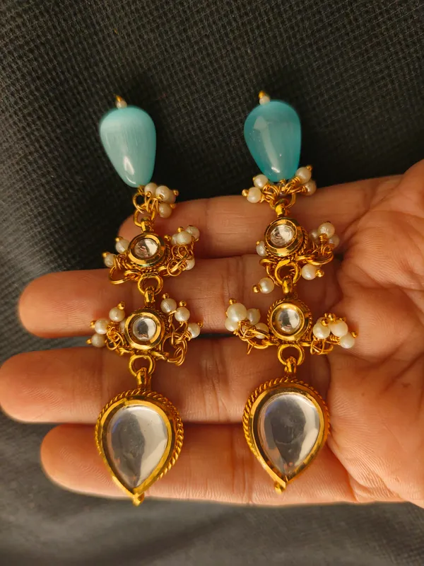 Gold-Plated_Aquamarine_Gemstone_Kundan_Layered_Choker_Set