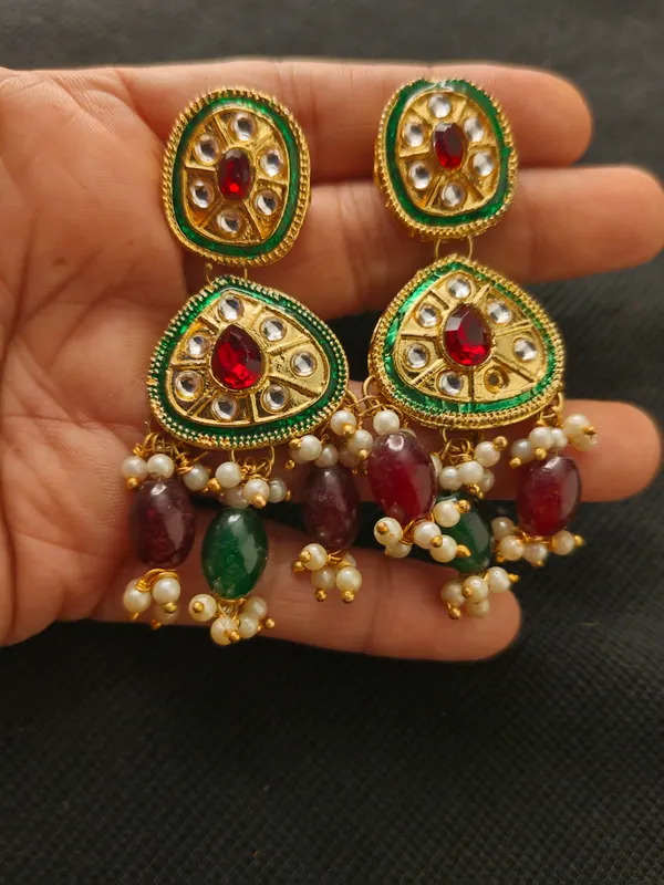 Gold-Plated_Meenakari_Kundan_Choker_Necklace_Set_with_Red_and_Green_Beads