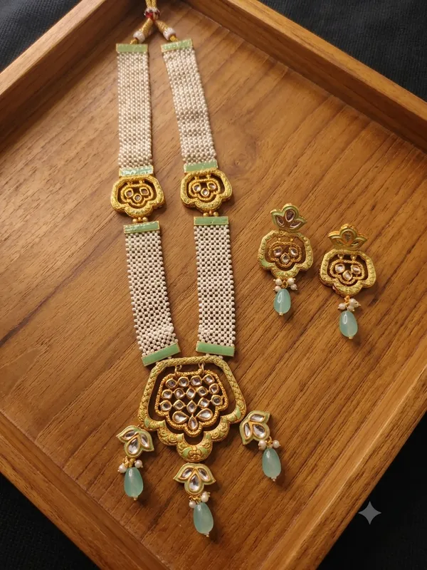 Gold-Plated_Meenakari_Kundan_Choker_Necklace_Set_with_Red_and_Green_Stones