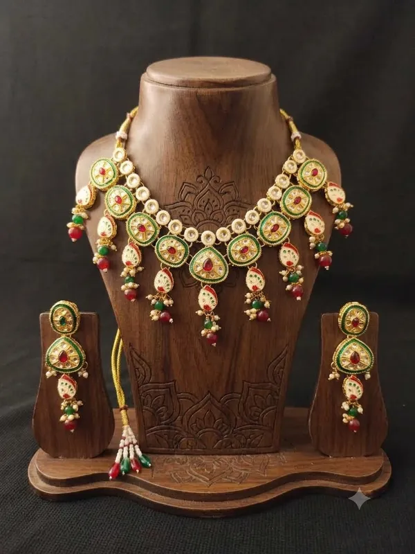 Gold-Plated_Meenakari_and_Kundan_Choker_Necklace_Set_with_Red_and_Green_Beads