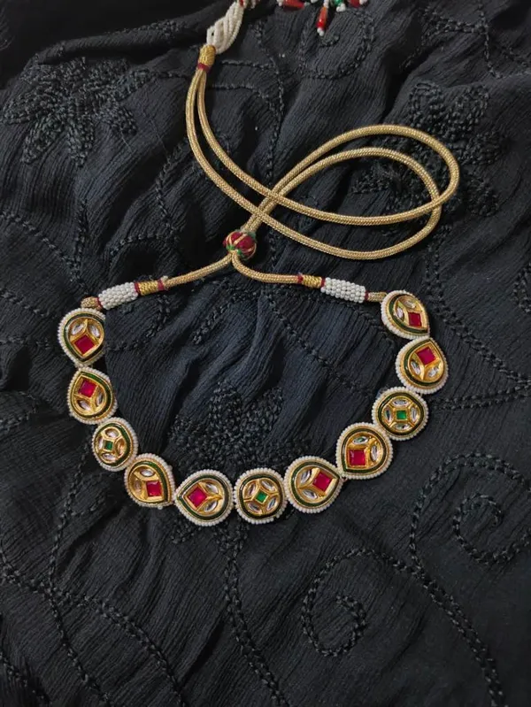 Gold_Kundan_Stones_Choker_Necklace_For_Women