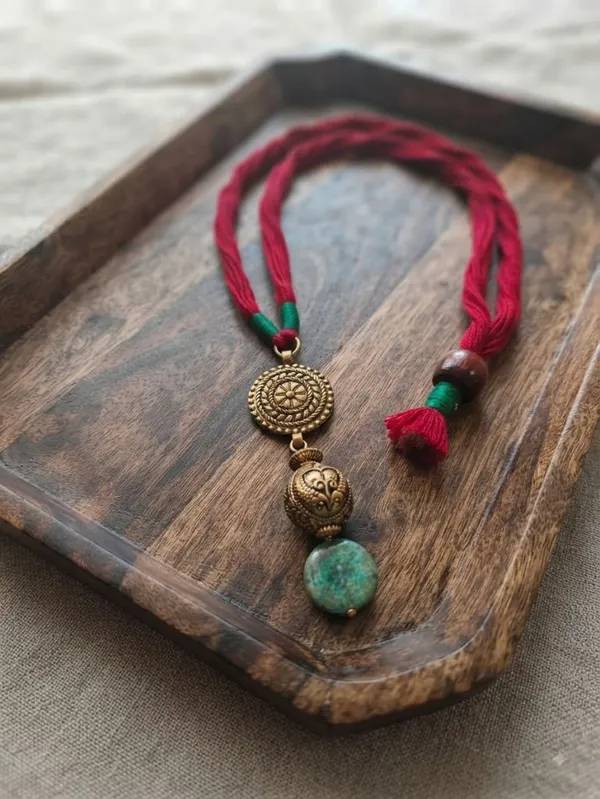 Gold_Charms_Minimalist_Pendants_Necklace