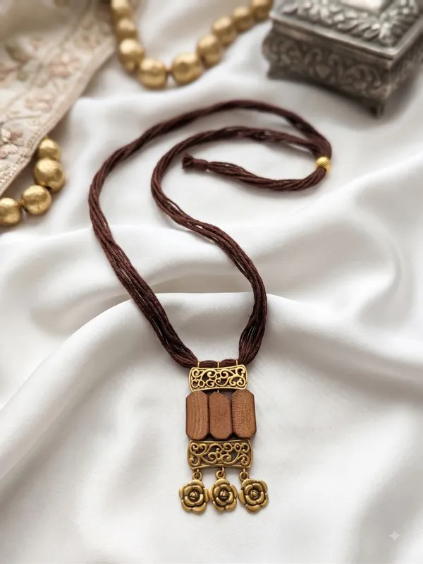 Wood_And_Golden_Charms_Pendant_Necklace
