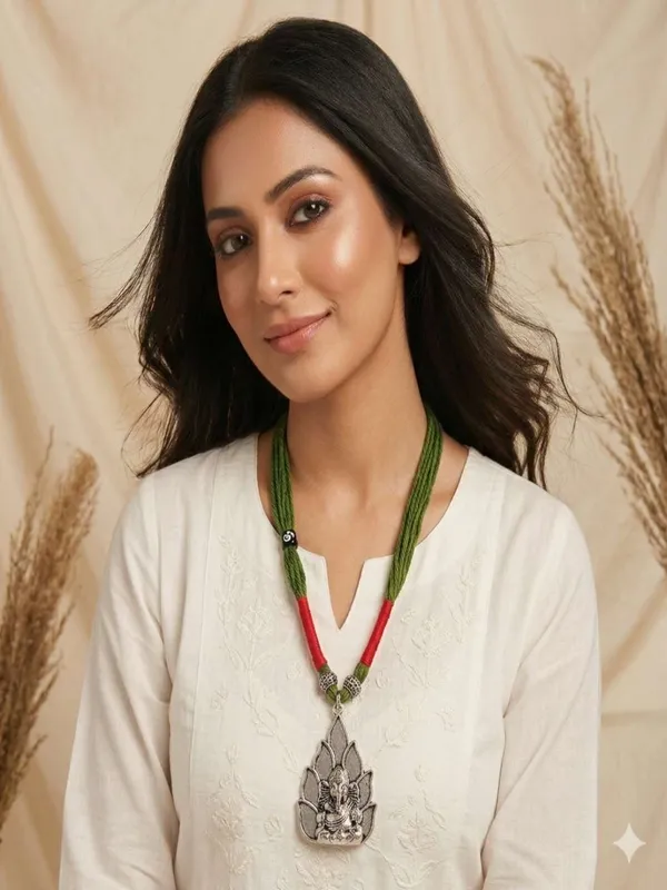 Green_Thread_Ganesha_Pendant_Necklace_For_Women