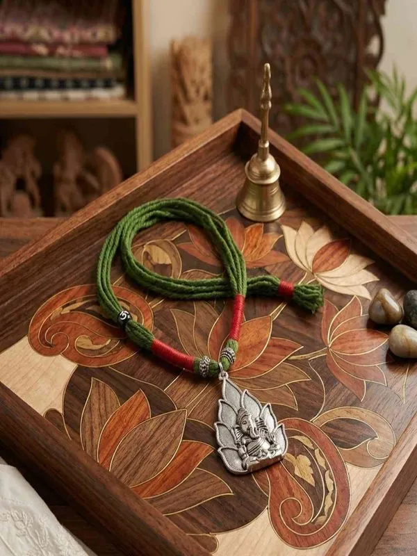 Green_Thread_Ganesha_Pendant_Necklace_For_Women
